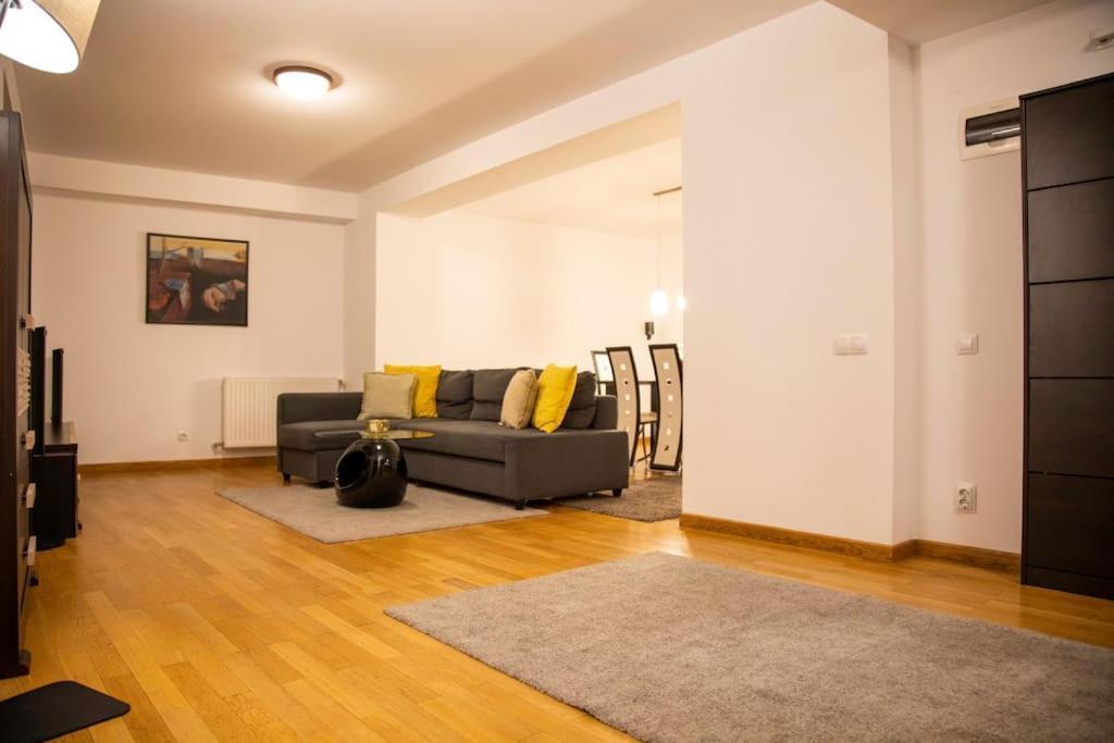 Penthouse 145mp - Living Spatios - 2 Dormitoare Cu Baii Private - Bucatarie Complet Utilata * Mogosoaia