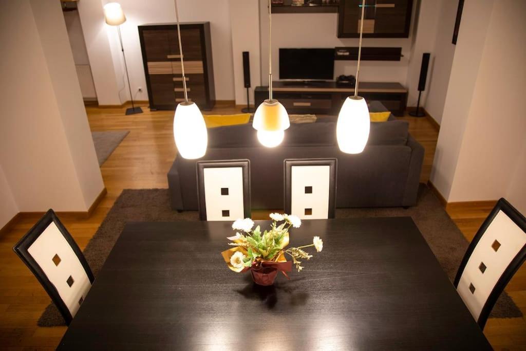 Penthouse 145mp - Living Spatios - 2 Dormitoare Cu Baii Private - Bucatarie Complet Utilata Apartment *
