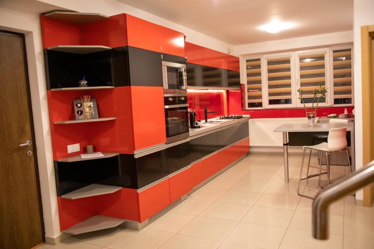 Apartment Penthouse 145mp - Living Spatios - 2 Dormitoare Cu Baii Private - Bucatarie Complet Utilata Mogosoaia